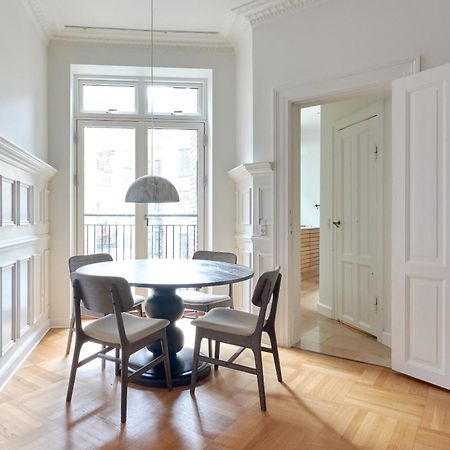 Spacious 3 Bedroom Manor Flat Next To Tivoli Copenhagen Exterior photo
