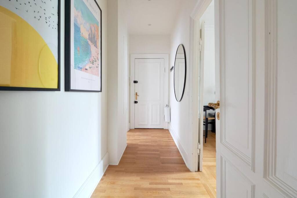 Spacious 3 Bedroom Manor Flat Next To Tivoli Copenhagen Exterior photo